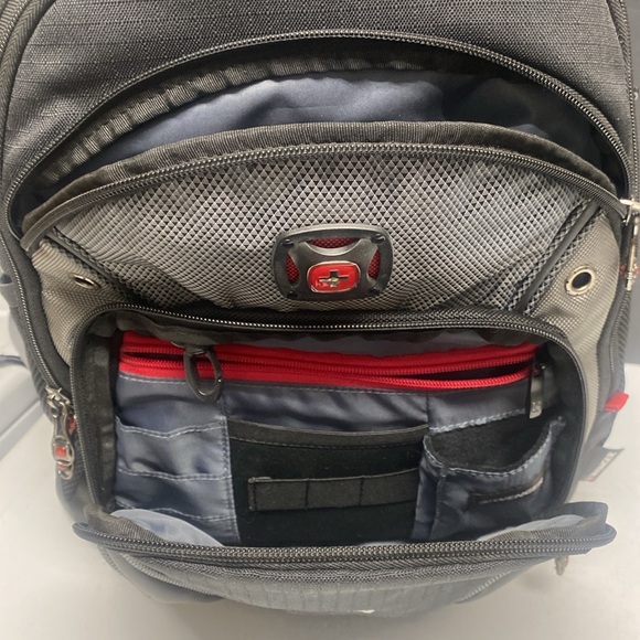 Wenger Synergy Pro 16" Laptop Backpack, Black/Grey - Picture 12 of 17